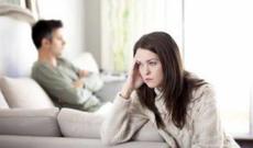 Qadın ərinin doğma anasına laqeydliyinə görə ondan boşandı