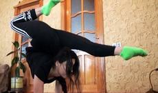 5 yaşına qədər yeriyə bilməyən qız gimnast oldu -VİDEO