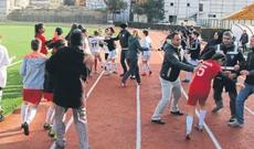 Türkiyədə qadın futbolçular arasında əlbəyaxa dava  olub-video