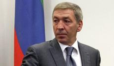 Baş nazirin evindən qızıl tapança çıxdı