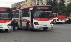 Bakıda qadın sərnişin sürücünü yumruqladı