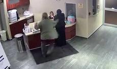 57 yaşlı amerikalı kişidən müsəlman qıza vəhşilik – Video