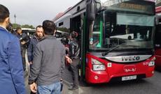 Sərnişin özünü "BakuBus"un avtobusunun qarşısına atıb