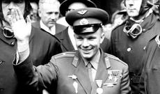 Kosmosun ilk sakini  Süfrə arxasında özünü apara bilməyən Yuri Qaqarin