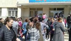 Bakı məktəbində 10-cu sinif şagirdləri 1-ci sinif şagirdini zorladı