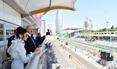 Prezident və xanımı "Formula-1" yarışını izləyir