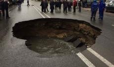 Bakıda yol çökdü: FHN və DİN əməkdaşları hadisə yerində