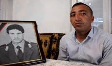 Beyləqanın icra başçısı qarovulçunu döyüb burnunu sındırdı, şəhidin ruhuna söydü - VİDEO