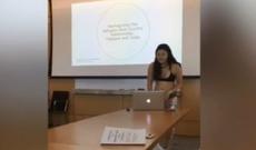 Tələbə müəlliminin acığına sinifdə soyundu VİDEO