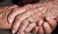 Səhrada yaşayan 100 yaşlı Məcnun tapıldı...