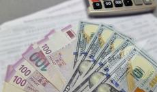 Bakının mərkəzində binanın eyvanı uçdu