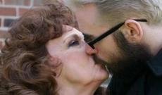 72 yaşında 19 yaşlı oğlanla ərə getdi