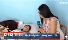 Afət Rahilqızı çəkilişdə ŞOK yaşadı: Yataq xəsəsi ayağa qalxıb yeridi - VİDEO