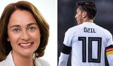 Məsut Özil Almaniyanı qarışdırdı: Qalmaqal