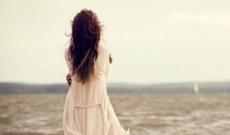 Tələbə qız bakirəliyini internetdə satışa çıxardı