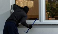 Azərbaycanda qəribə hadisə kameraya düşdü - polisə məlumat verildi (VİDEO)