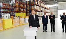 İlham Əliyev Sumqayıt Kimya Sənaye Parkında inşaat kimyəviləri zavodunun açılışında iştirak edib