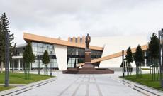 Prezident İlham Əliyev Bakıxanov qəsəbəsində Gənclər Mərkəzinin açılışında iştirak edib