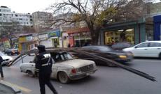 Bakıda sürücü özünə və polisə yanıq xəsarəti yetirdi