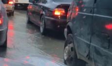 Bakıda magistral su kəmərində qəza baş verib