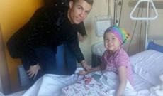 Ronaldo xərçəng xəstəsi olan müsəlman uşağı ziyarət etdi