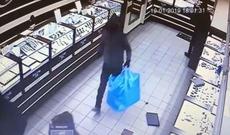 6 azərbaycanlı Ukraynada qızıl mağazasını qarət edib