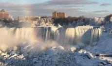 ABŞ-da dondurucu şaxtalar həyatı iflic edib