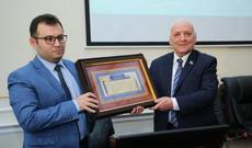 Yaqub Mahmudov “Gənclərin dostu” mükafatı ilə təltif olunub