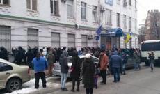 Kiyevdə polis bölməsinə hücum edildi