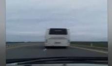 Magistral yolda avtobus "sousu" - Sürət azı 150-dir - VİDEO