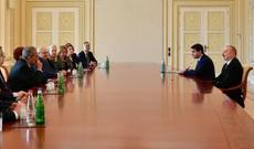 İlham Əliyev Nizami Gəncəvi Beynəlxalq Mərkəzinin İdarə Heyətinin bir qrup üzvünü qəbul edib