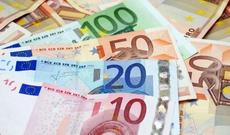 Avro və rubl ucuzlaşıb, manat sabit qalıb