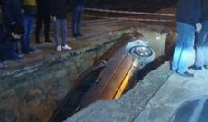 Babək prospektində yenə yol çökdü - VİDEO