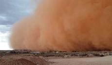 Qum qasırğası İranda həyatı iflic edib