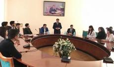 Yüzlərlə gənc könüllülər sıralarına qatılır