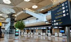 Çantasında və gödəkçəsində külli miqdarda valyuta aşkar olundu