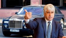 Azərbaycanlı milyarderin “Rolls-Royce”unu saxlayan polislər peşman oldular - VİDEO