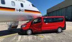 Dortmundda avtomobil Merkelin təyyarəsi ilə toqquşub