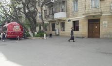 Uşaq Stomatoloji Poliklinikasının qarşısı  ticarət obyekti tərəfindən zibilliyə çevrilib