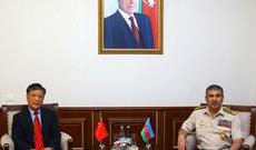 Müdafiə naziri Çinin ölkəmizdə diplomatik fəaliyyəti başa çatan səfiri ilə görüşüb