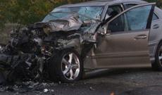 Mübahisəyə görə dostunun maşınını qaçırıb divara çırpdı