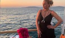 Roza şəffaf geyimdə... - Gəmidən isti fotolar