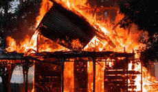 Bərdədə mağaza yanıb