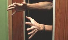 Liftdə köməksiz qalanlar xilas edilib