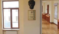 Tarix İnstitutu öz nəşrlərini müxtəlif müəssisələrə paylayır