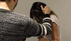 Qadın yataq otağında başqa kişi ilə görüşdü, qaynı tutdu