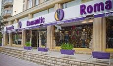 Bakıda mağazada paltarını dəyişən qadınları belə izləyirlər