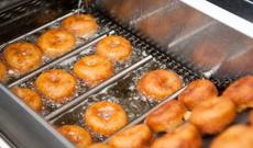 Trans yağları süd vəzisi xəstəliklərini inkişaf etdirir, sonsuzluq yaradır