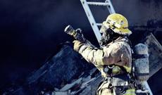 Bakıda çoxmərtəbəli yaşayış binası yanır