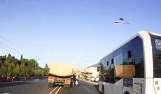 Bakıda qadın və azyaşlı qızı ölümdən 1 saniyə ayırdı